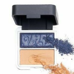 Duet eyeshadow